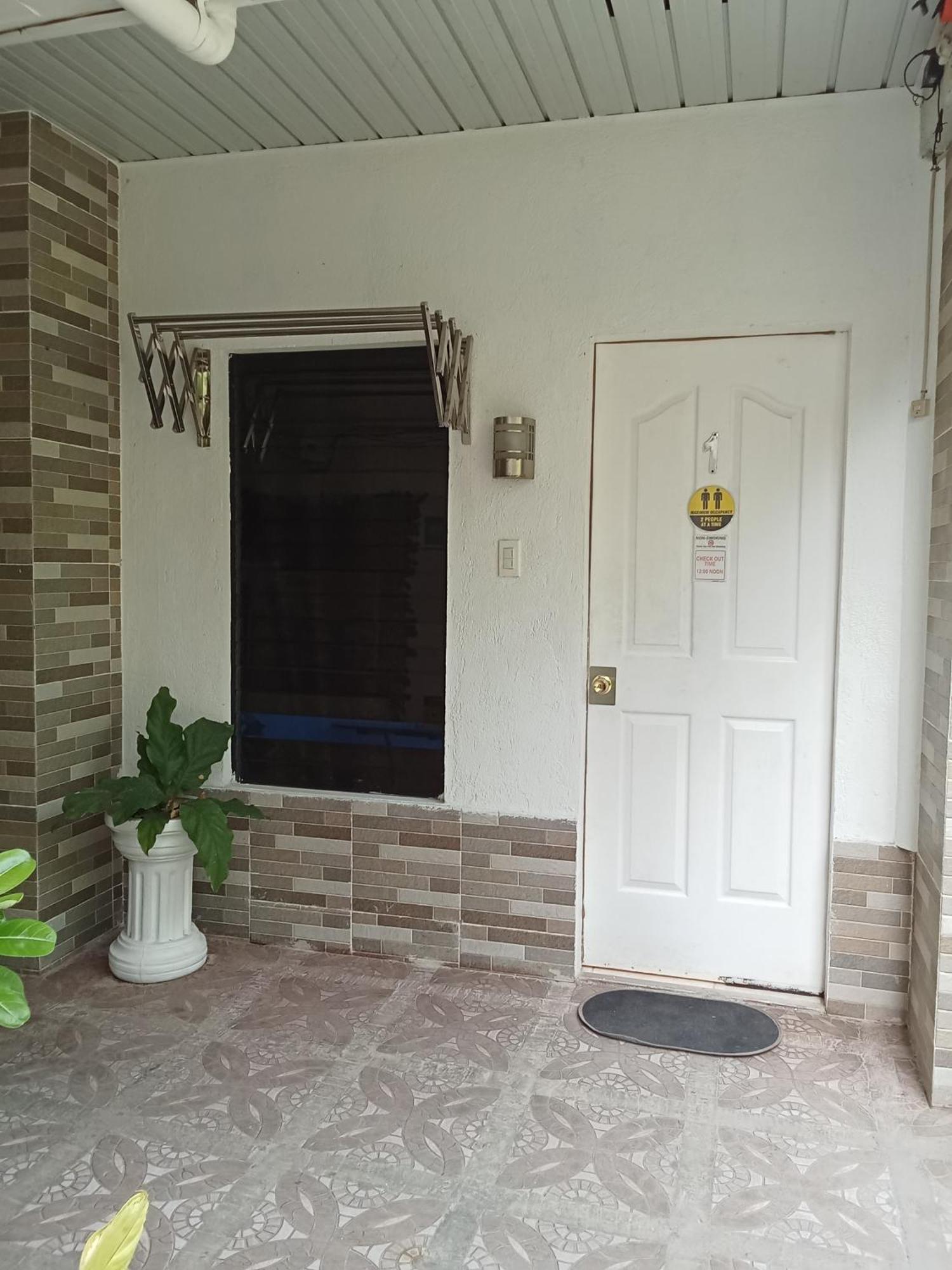 Yoo Darius' Residences Moalboal Extérieur photo